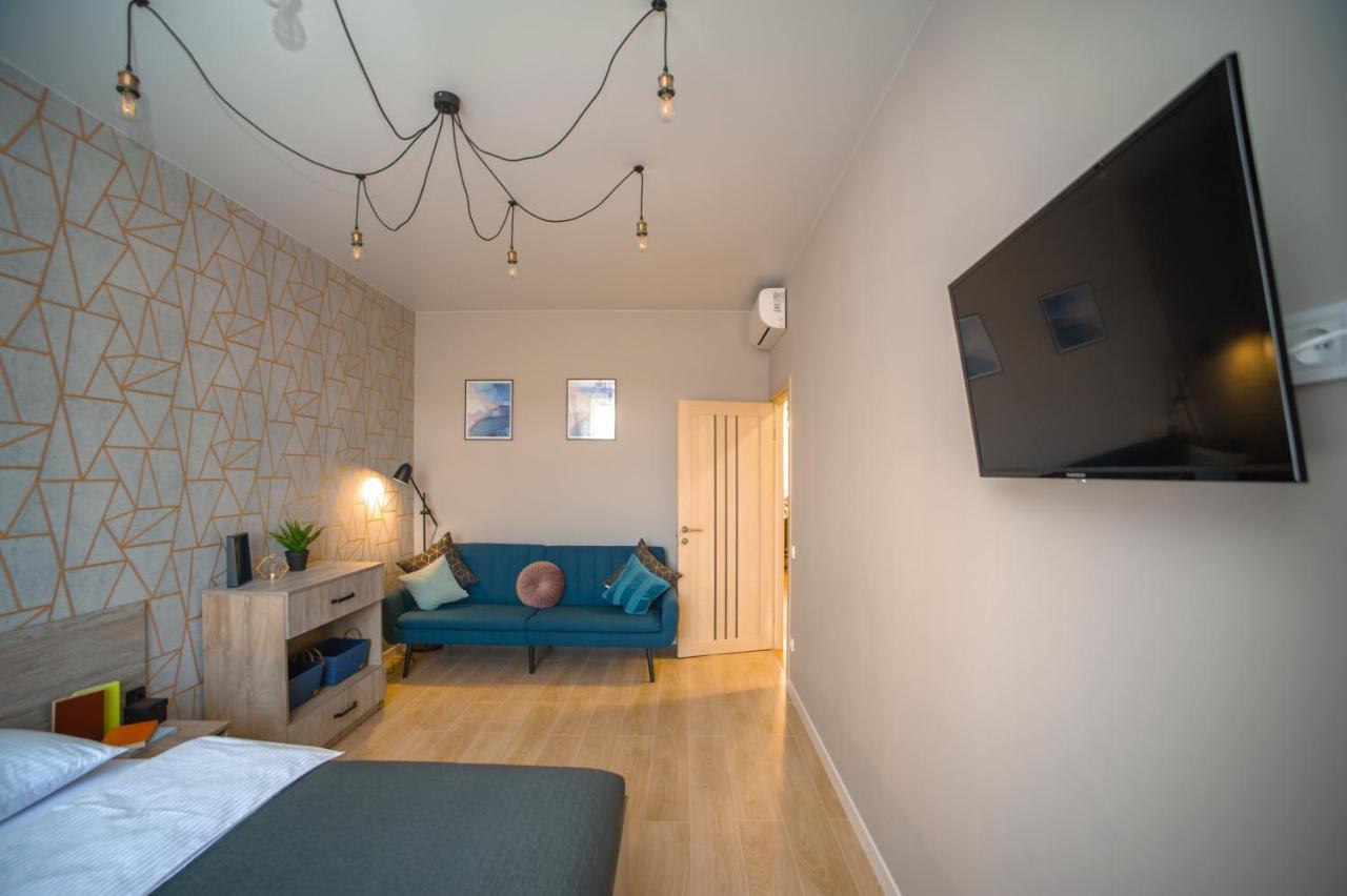 3 Bedroom, 2 Bathroom Apartment Near Forum Λβιβ Εξωτερικό φωτογραφία